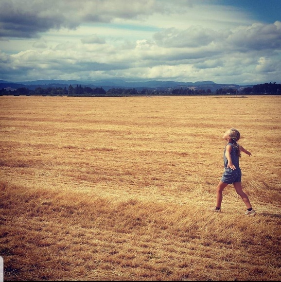 Meet your Posher, Jillian - Picture 4 of 5